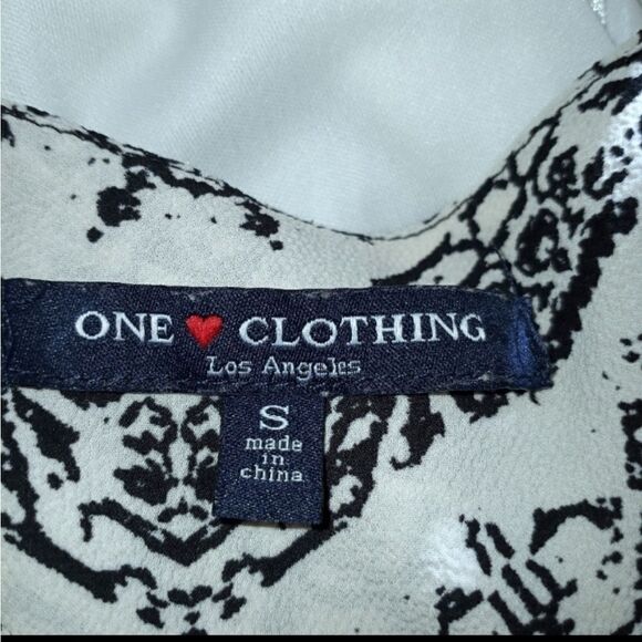 ONE CLOTHING CREAM & BLACK DRESS SZ.S EUC - Picture 5 of 5